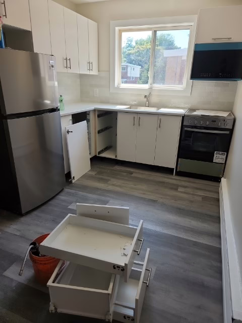 5-95 Evans Ave