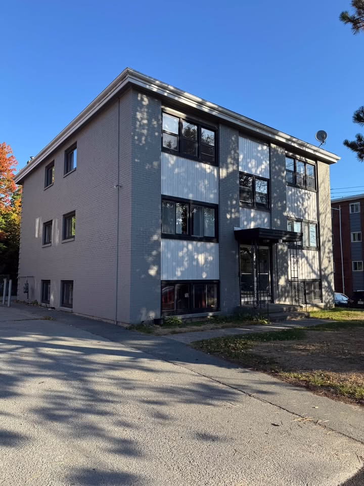 3-95 Evans Avenue